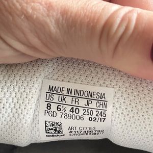 ADIDAS SUPERSTAR CLASSIC WHITE BLACK GOLD. ABSOLUTELY IMMACULATE CONDITION.